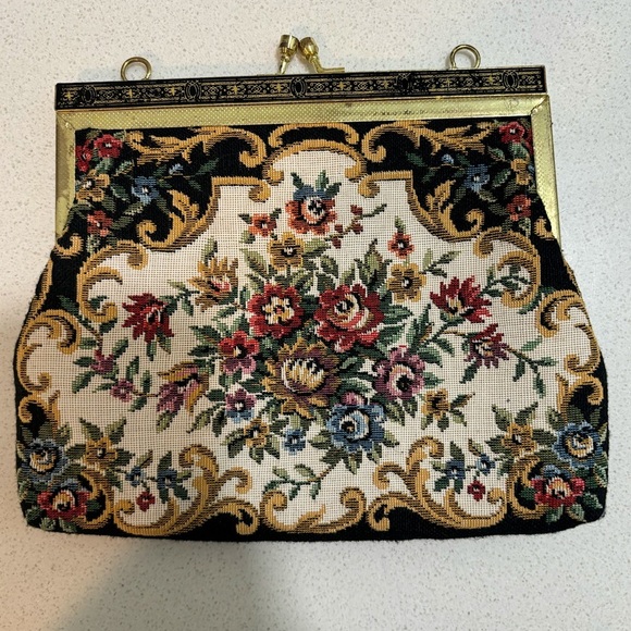 Vintage Handbags - Vintage Tapestry Purse